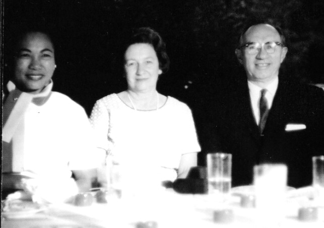 GB & Marjorie Hinckley with Ping Batchelor and unknown 3A PH 5052 CHL.png