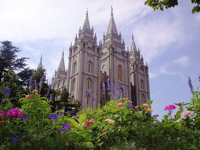 50 Breathtaking Photos of Temple Gardens