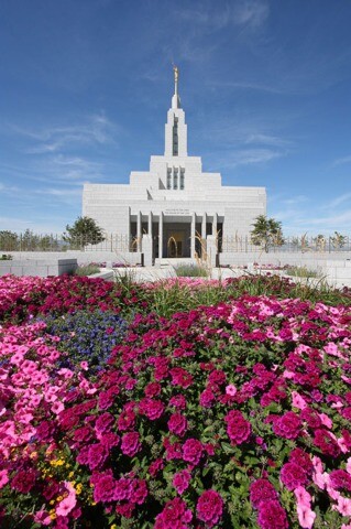 50 Breathtaking Photos of Temple Gardens