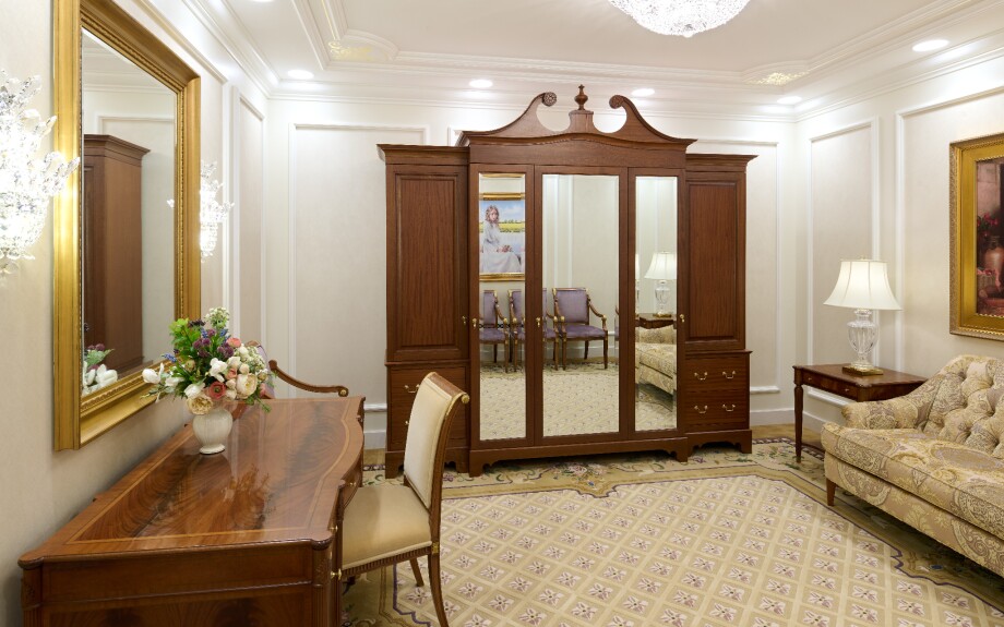 The bride’s room inside the Columbus Ohio Temple.