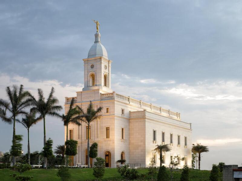3-Barranquilla-Columblia-Temple-2135198.jpg