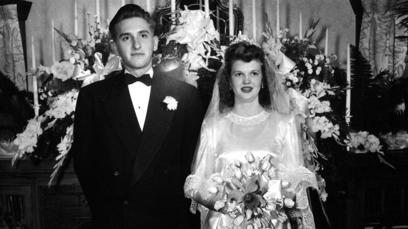 president_monson_with_wife_wedding.jpg