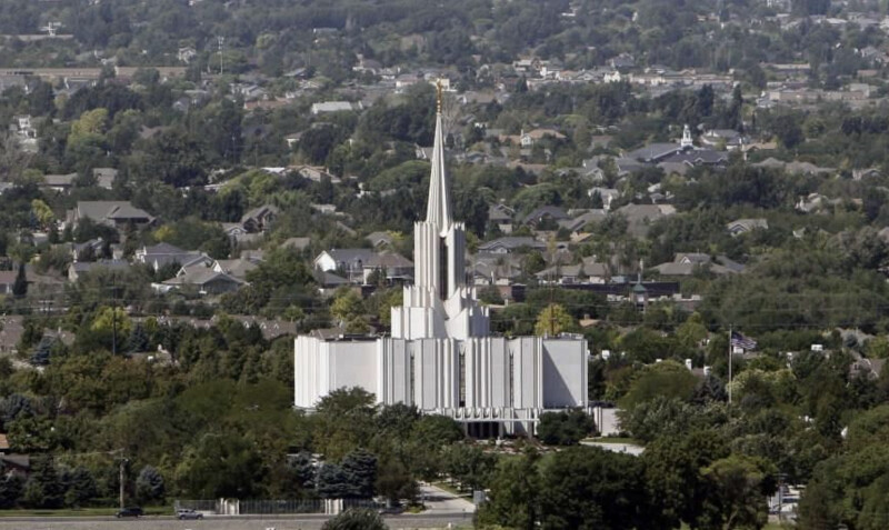 The Jordan River Utah Temple of The Church of Jesus Christ of Latter-day Saints in 2011.