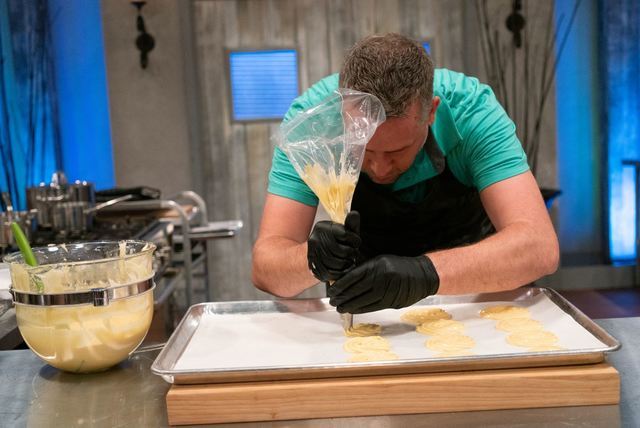 Peter Tidwell on Halloween Baking Championship. Image courtesy of the Food Network.