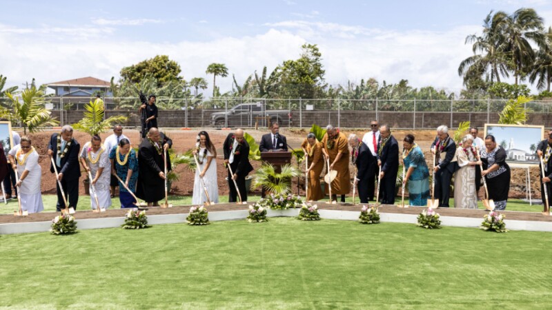 Governor-and-group-GB-shovels.jpg