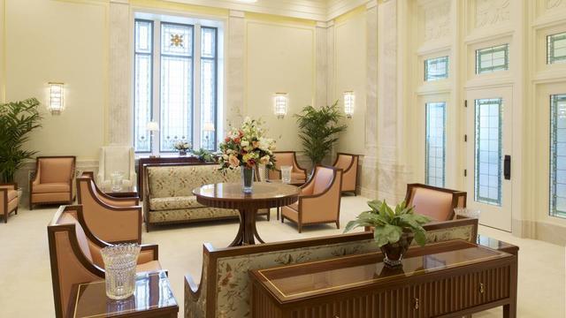 The celestial room in the Tucson Arizona Temple.