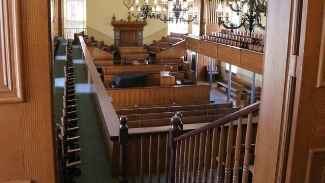 14 Photos of Unique & Striking Tabernacles & Meetinghouses