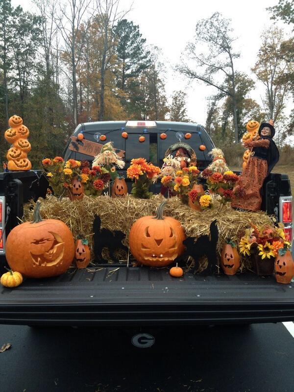 50 Ways to Dominate at Trunk-or-Treat Decorating