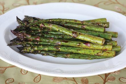Thanksgiving Recipes: Garlic-Balsamic Asparagus
