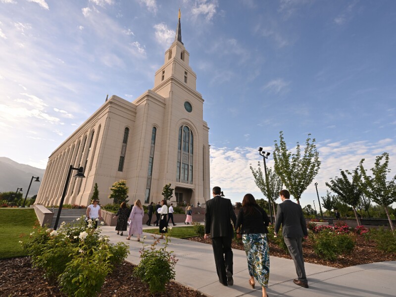 LaytonTempleDedication.chn_SGW_0131.jpg