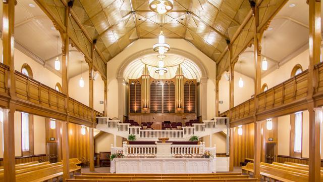 14 Photos of Unique & Striking Tabernacles & Meetinghouses