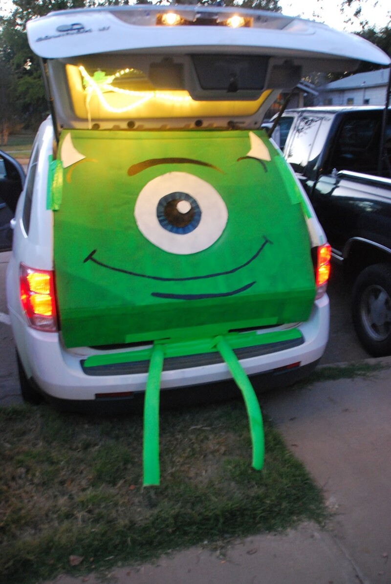 50 Ways to Dominate at Trunk-or-Treat Decorating