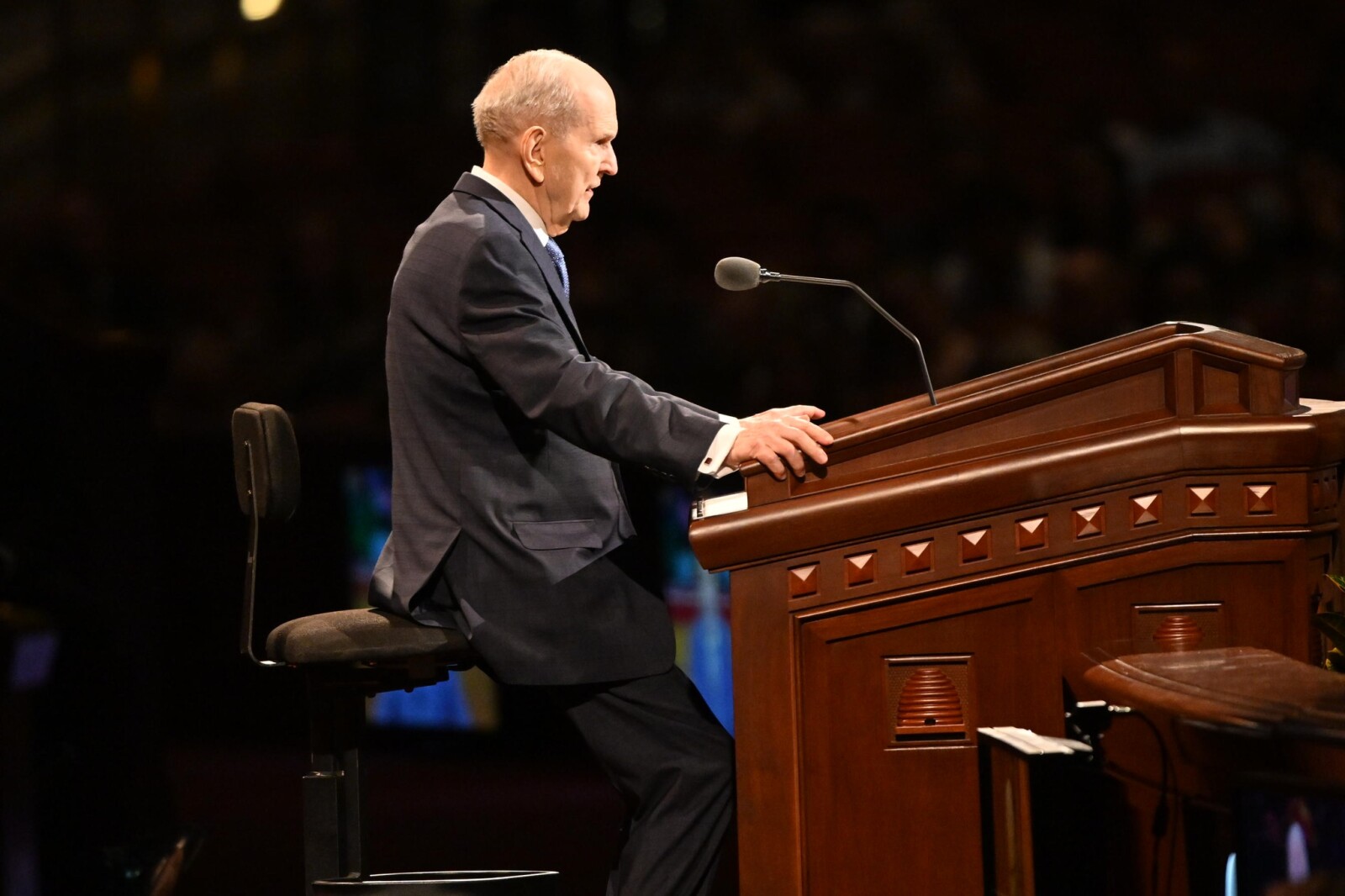 President Nelson explains why he used a chair while speaking in