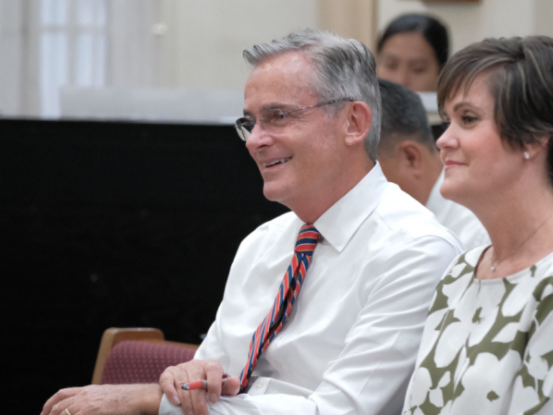 Elder Patrick Kearon of the Quorum of the Twelve Apostles and his wife, Jennifer, meet with new members of the Church during a devotional in Quezon City on August 18, 2024.