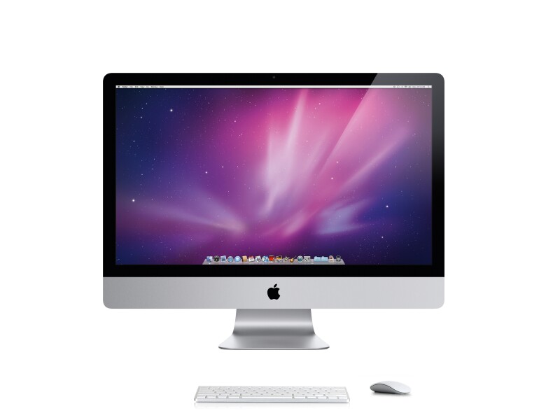 New,York,,U.s.a.-,April,04,,2014:,Studio,Shot,Of,Apple