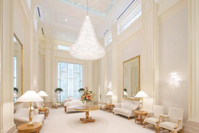 21 Beautiful Celestial Rooms Around the World (Photos)