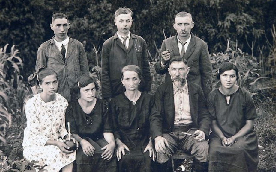 Auguste and her family.