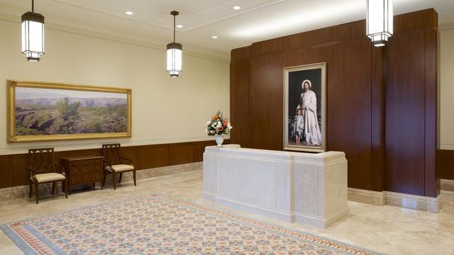 The entry way to the Tucson Arizona Temple.