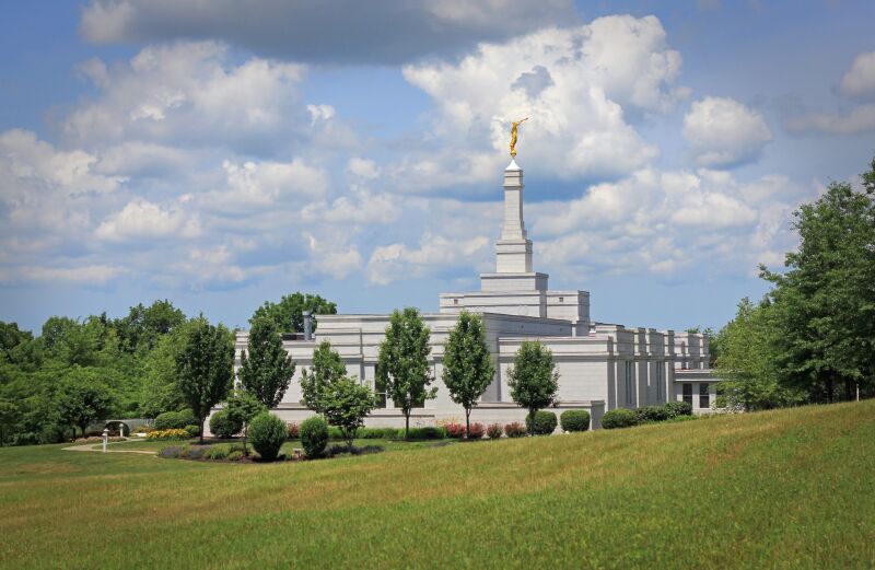 https://assets.churchofjesuschrist.org/a5/fa/a5fa47f5dff3cc2f512d79a6ac3ae0c1ba81c443/palmyra_new_york_mormon_temple.jpeg