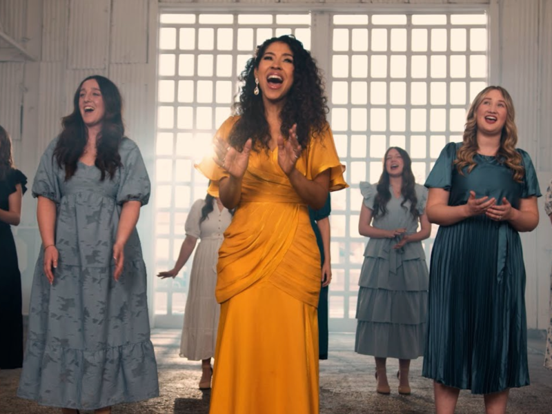 Adassa performs “His Eye Is on the Sparrow” with BYU Noteworthy.