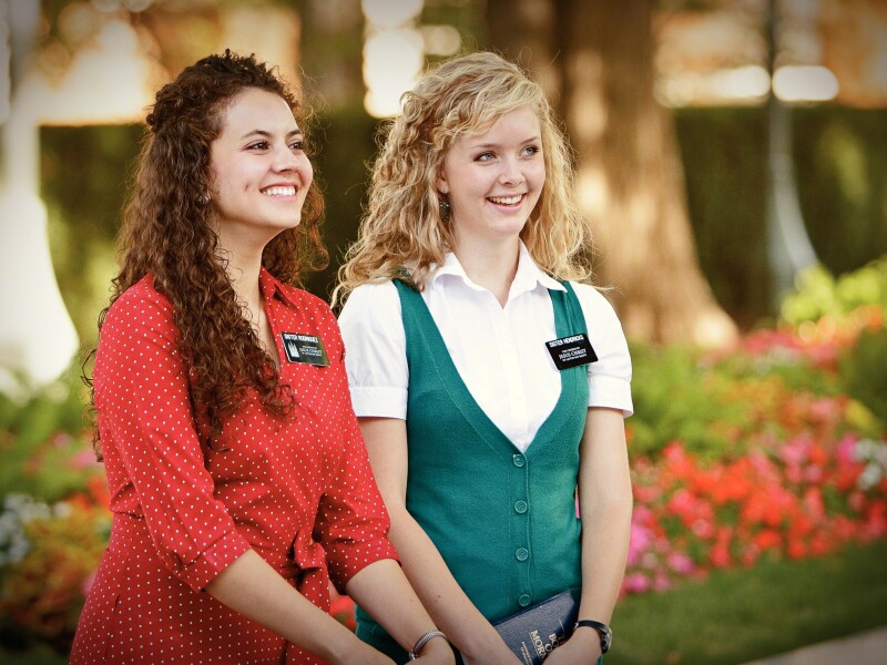 two-sister-missionaries-762982-wallpaper.jpg