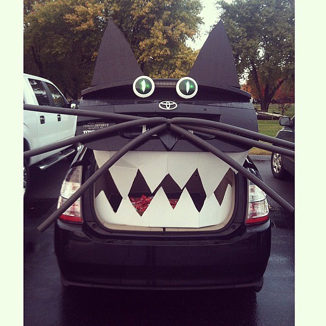 50 Ways to Dominate at Trunk-or-Treat Decorating