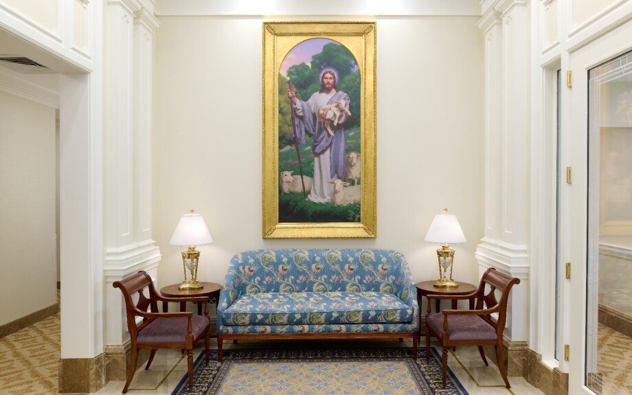 A waiting area inside the Columbus Ohio Temple.