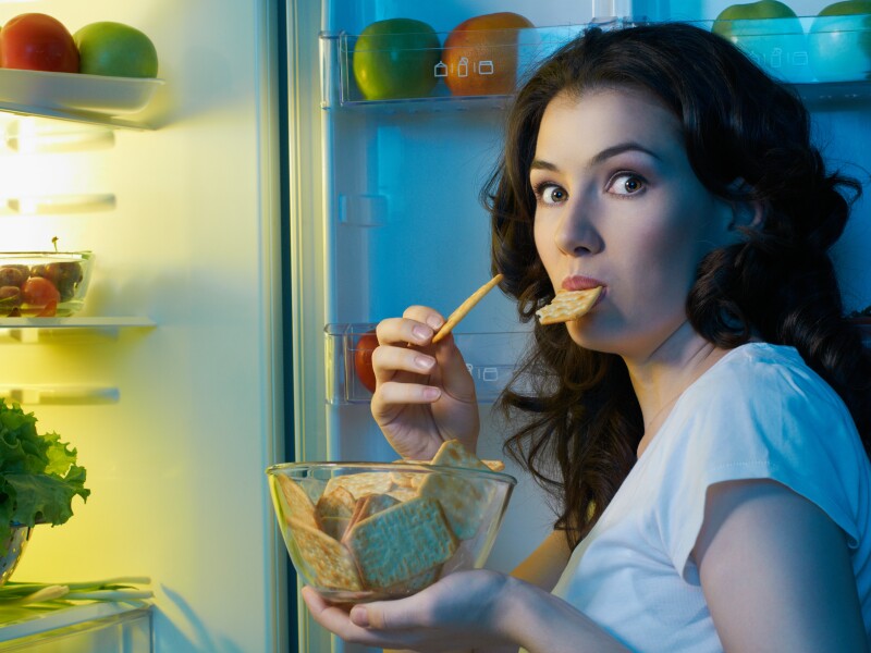 A,Hungry,Girl,Opens,The,Fridge