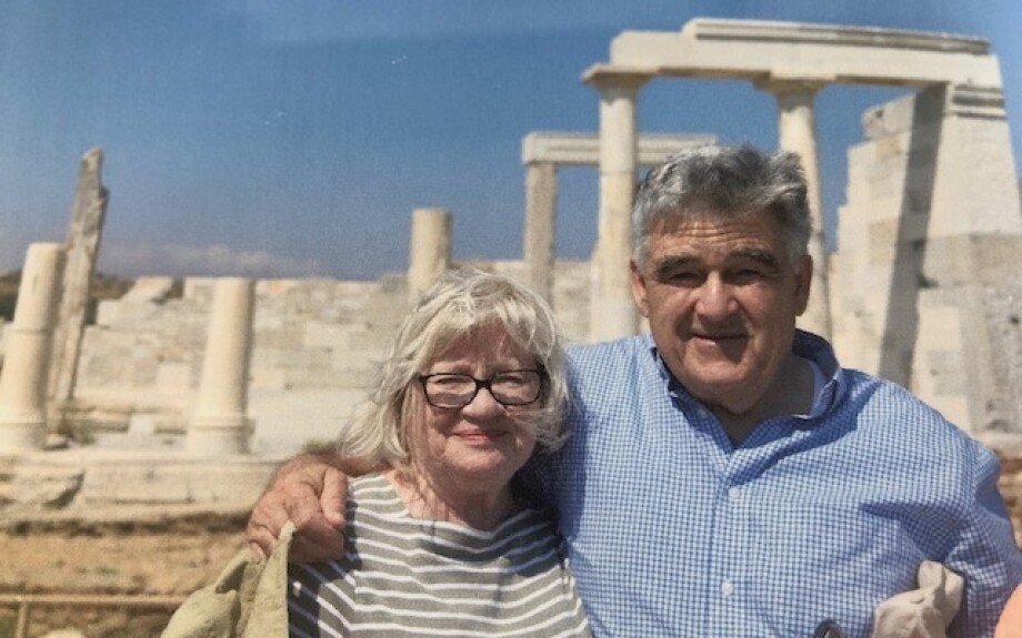 Retta with her husband on their trip to Greece.